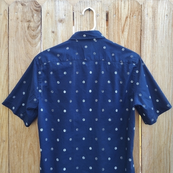 H&M - Dotted Short Sleeve Button Down Shirt - Picture 10 of 16